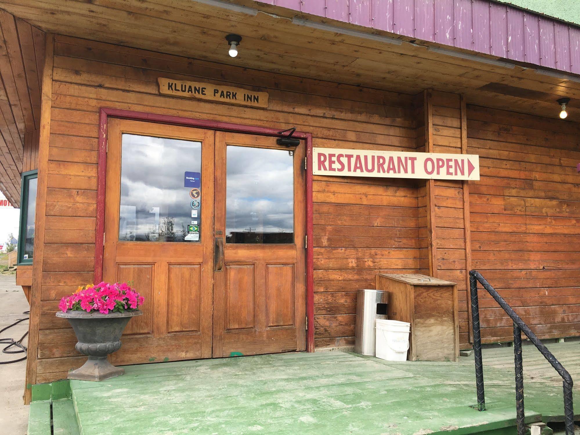 Kluane Park Inn Haines Junction Exterior photo